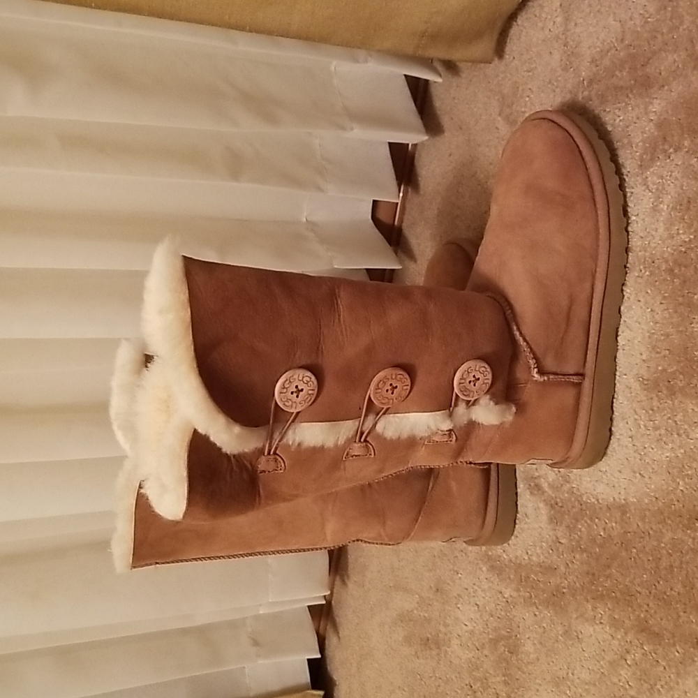 UGG Chestnut Bailey Button Triplet boots